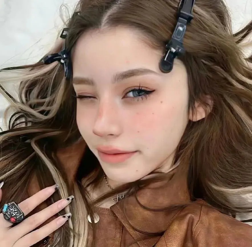 闪亮女孩